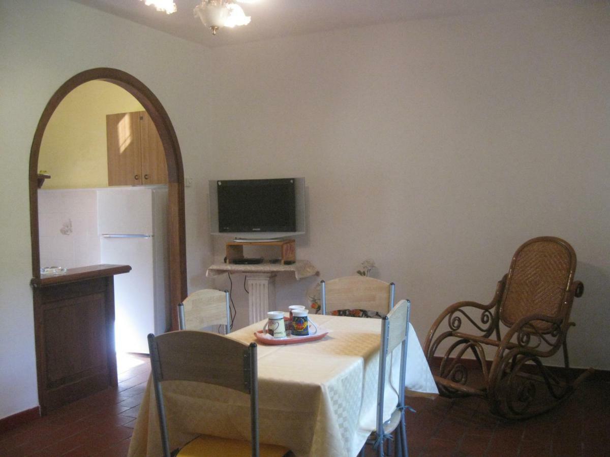 Castiglione In TeverinaAlloggio Turistico Mooneyesアパートメント エクステリア 写真